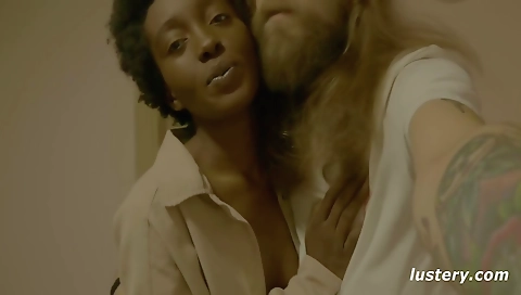 Ebony woman gets horny and fucks with homemade porn