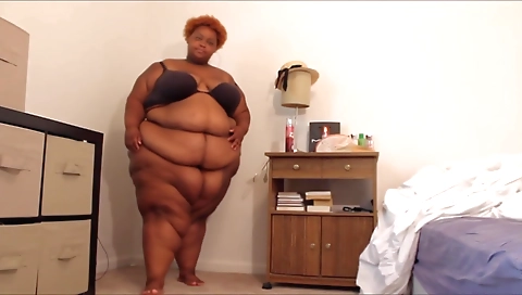 I am a hot black woman and I am doing a solo webcam clip