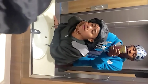 Ebony teen 18+ in black t-shirt gets fucked and creampied