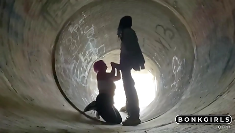 Ebony chick gets her pussy rammed by a big cock outdoors