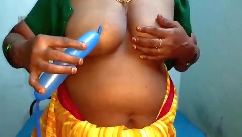 Indian beauties big boobs and ass on amateur porn vid