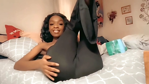 Ebony teen 18+ does solo beauty sex in her bedroom