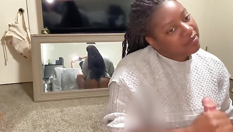 Stunning ebony milf blowjob on bed in amateur video