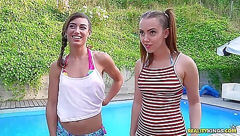 Legs Up Cock In With Julia Roca, Robin Reid And Zoe Doll