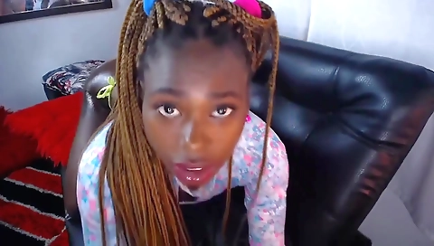 Ebony girl gets her ass fucked hard in a homemade anal vid